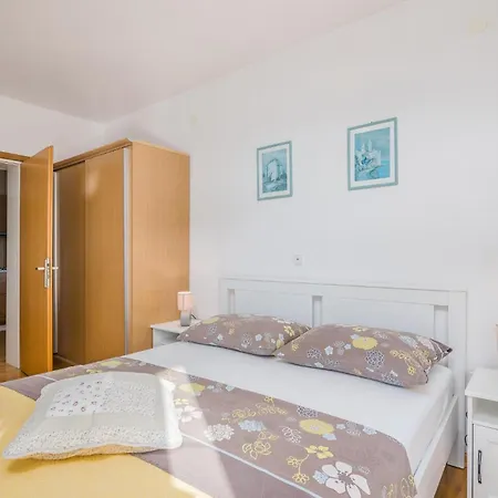1 Bedroom Cozy In Krk *