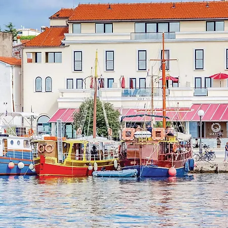 Apartment Beautiful In Krk With House Sea View *